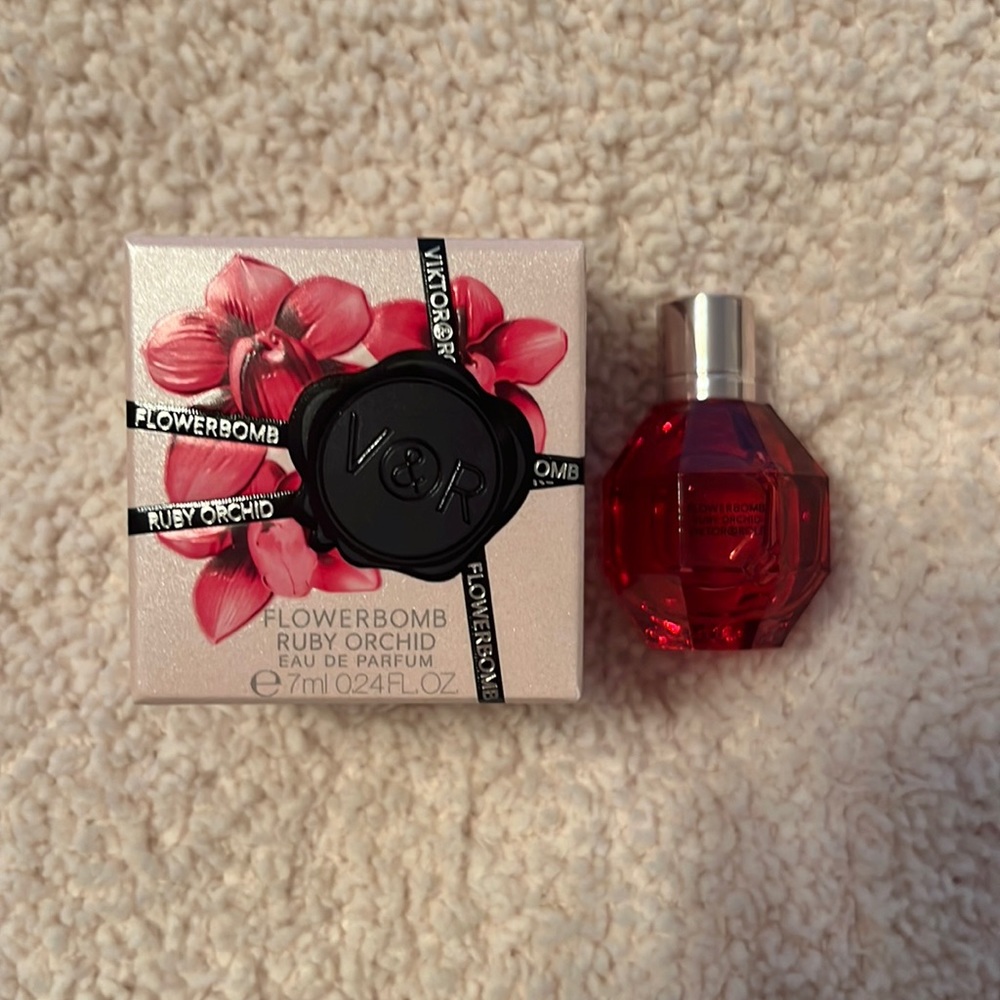 Viktor & Rolf Flowerbomb Ruby Orchid